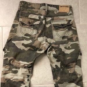 TRUE RELIGION CARGO JOGGER